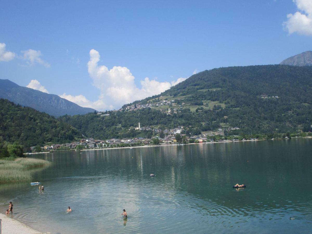 Апартаменты La Perla Del Lago Кальчераника-аль-Лаго Экстерьер фото